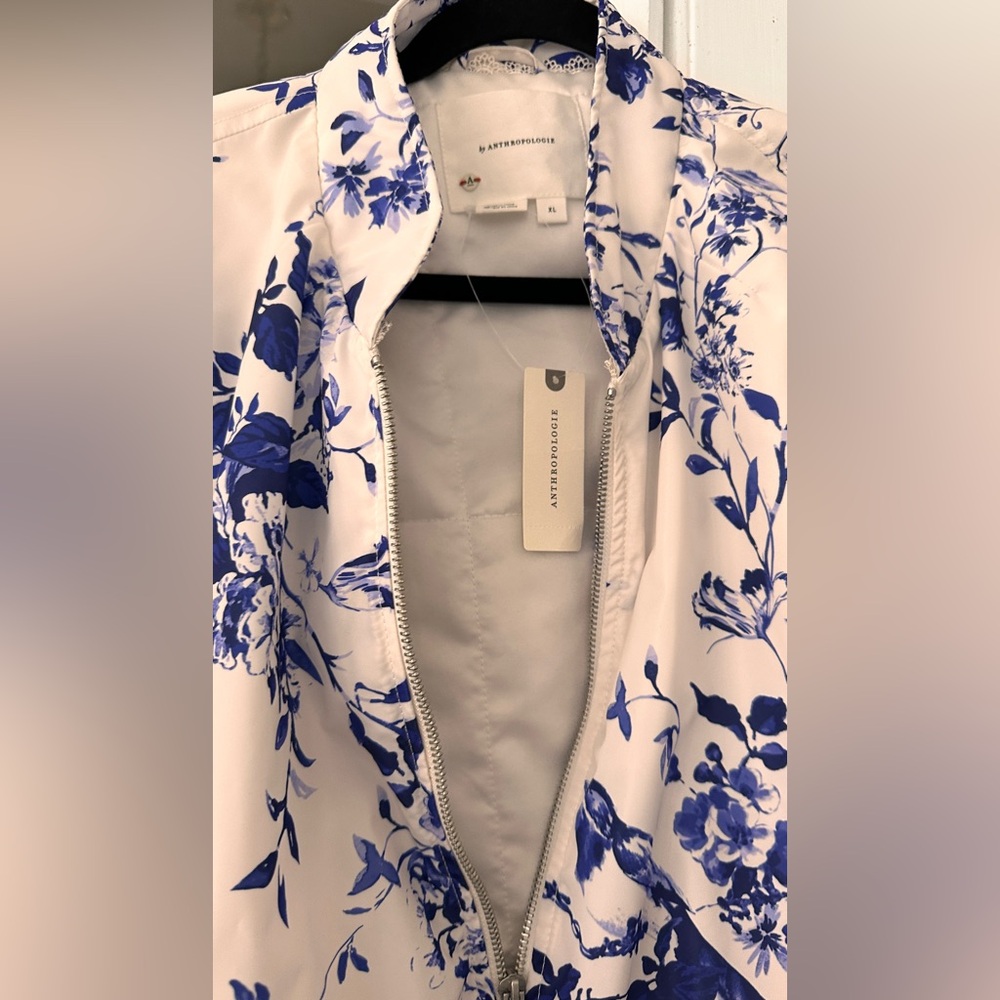 NWT Anthropologie Cropped Floral Print Bomber Jacket Color: BLUE MOTIF BLUE MOTI - Picture 9 of 10